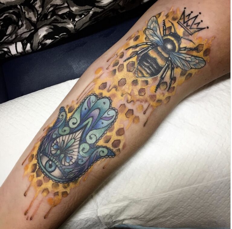 21 Bee Tattoo Meanings Queen Bee Beehive And Honeycomb 9673