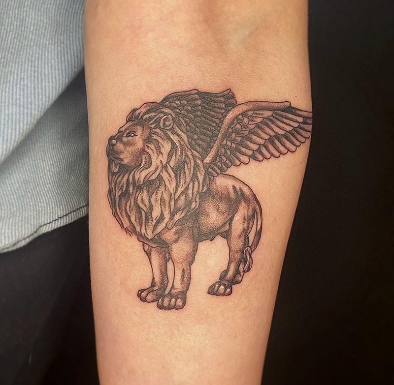 26 Lion Tattoo Meanings + Lioness & Lion Cub Tattoos UniGuide